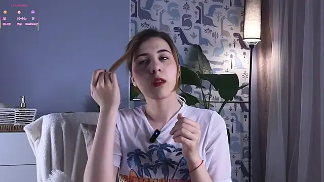 Snapshot of QueenieGitt chatting on 24, 3, 2026 QueenieGitt online show from 24, 3, 2026