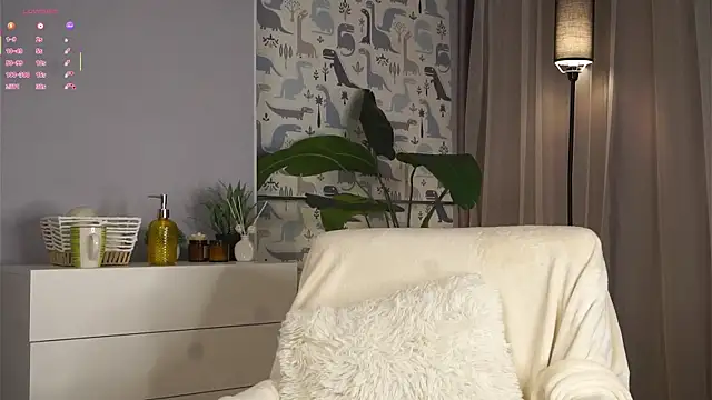 Snapshot of QueenieGitt chatting on 6, 4, 2026 QueenieGitt online show from 6, 4, 2026