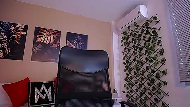 Snapshot of ChristopherBlack_ chatting on 9, 3, 2026 ChristopherBlack online show from 9, 3, 2026