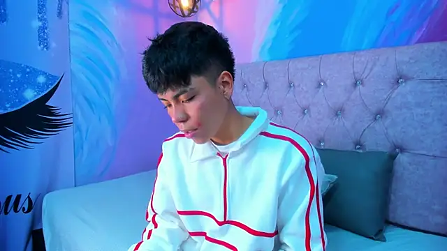 MaxiWildd online show from 10, 4, 2026