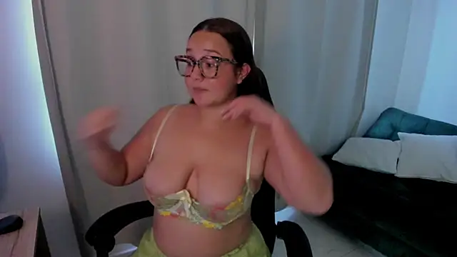 Snapshot of Kyleighc chatting on 1, 4, 2026 Kyleighc online show from 1, 4, 2026