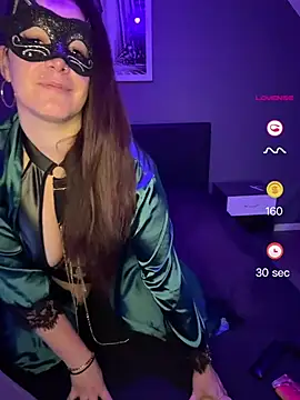 Snapshot of masked_lena chatting on 18, 5, 2026 masked lena online show from 18, 5, 2026