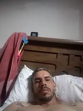 Snapshot of QfabO123 chatting on 11, 10, 2025 QfabO123 online show from 11, 10, 2025