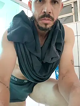 Snapshot of QfabO123 chatting on 4, 12, 2025 QfabO123 online show from 4, 12, 2025