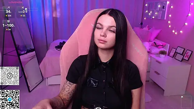 Snapshot of Michela_Fruet chatting on 5, 5, 2026 Michela Fruet online show from 5, 5, 2026