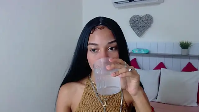 Snapshot of KittyLove_s chatting on 10, 2, 2026 KittyLove s online show from 10, 2, 2026