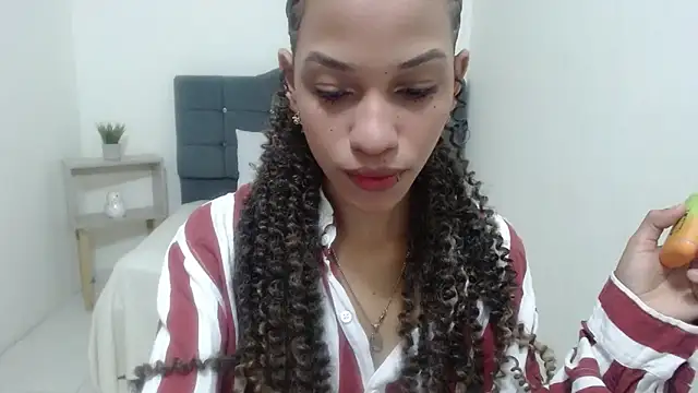 Snapshot of KittyLove_s chatting on 25, 4, 2026 KittyLove s online show from 25, 4, 2026