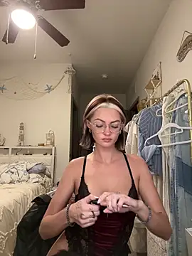 imtessaxoxo online show from 6, 11, 2025