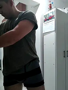 Snapshot of Bradd_32 chatting on 30, 3, 2026 Bradd 32 online show from 30, 3, 2026