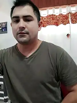 Snapshot of Bradd_32 chatting on 22, 4, 2026 Bradd 32 online show from 22, 4, 2026