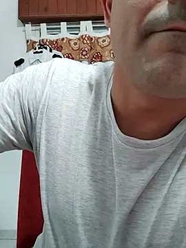 Snapshot of Bradd_32 chatting on 27, 4, 2026 Bradd 32 online show from 27, 4, 2026