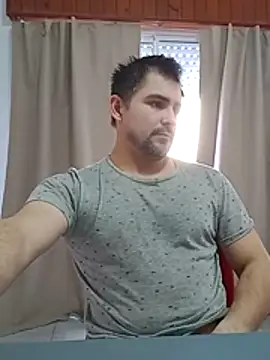Snapshot of Bradd_32 chatting on 12, 7, 2026 Bradd 32 online show from 12, 7, 2026