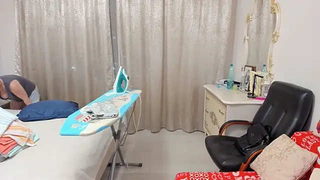 Snapshot of MildMature chatting on 18, 3, 2026 MildMature online show from 18, 3, 2026