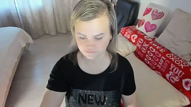 Snapshot of MildMature chatting on 23, 4, 2026 MildMature online show from 23, 4, 2026