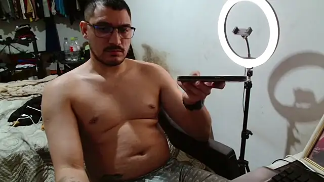 Snapshot of Leonino231 chatting on 1, 4, 2026 Leonino231 online show from 1, 4, 2026