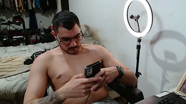 Snapshot of Leonino231 chatting on 1, 4, 2026 Leonino231 online show from 1, 4, 2026