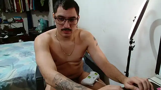 Snapshot of Leonino231 chatting on 19, 4, 2026 Leonino231 online show from 19, 4, 2026