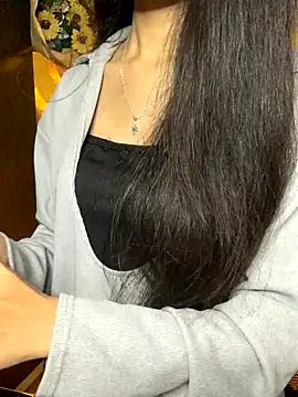 Nhinhi18 online show from 25, 10, 2025