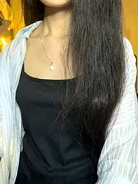 Nhinhi18 online show from 1, 11, 2025