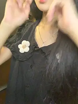 Snapshot of Nhinhi18 chatting on 5, 4, 2026 Nhinhi18 online show from 5, 4, 2026