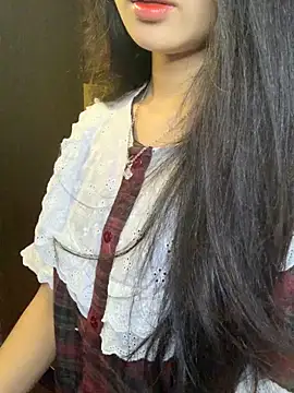 Snapshot of Nhinhi18 chatting on 9, 4, 2026 Nhinhi18 online show from 9, 4, 2026