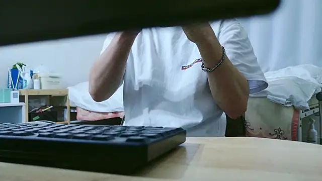 Snapshot of C-4bomb chatting on 11, 3, 2026 C-4bomb online show from 11, 3, 2026