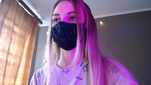 Snapshot of Iris_lave chatting on 11, 9, 2025 Iris lave online show from 11, 9, 2025