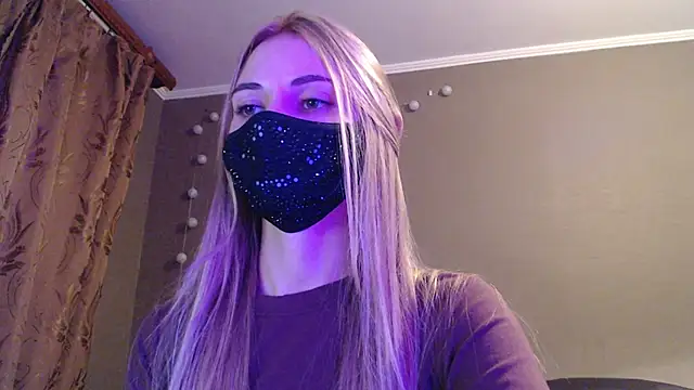 Snapshot of Iris_lave chatting on 12, 9, 2025 Iris lave online show from 12, 9, 2025