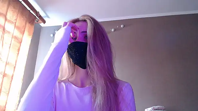 Snapshot of Iris_lave chatting on 18, 9, 2025 Iris lave online show from 18, 9, 2025