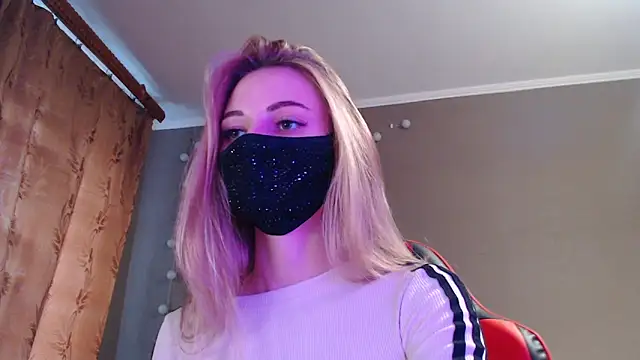 Snapshot of Iris_lave chatting on 13, 10, 2025 Iris lave online show from 13, 10, 2025