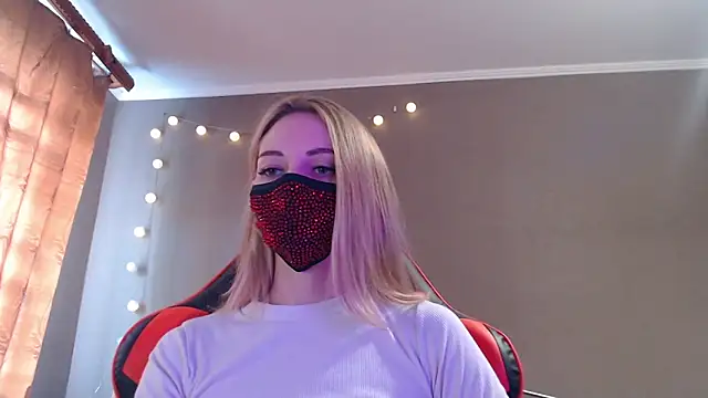 Snapshot of Iris_lave chatting on 15, 10, 2025 Iris lave online show from 15, 10, 2025