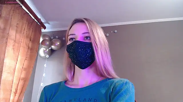 Snapshot of Iris_lave chatting on 10, 11, 2025 Iris lave online show from 10, 11, 2025