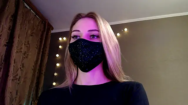 Snapshot of Iris_lave chatting on 14, 12, 2025 Iris lave online show from 14, 12, 2025