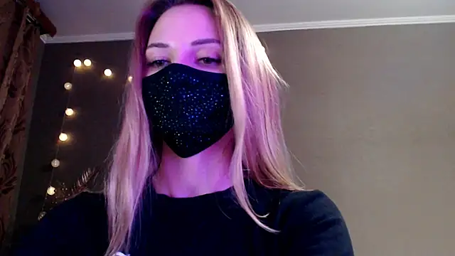 Snapshot of Iris_lave chatting on 18, 4, 2026 Iris lave online show from 18, 4, 2026