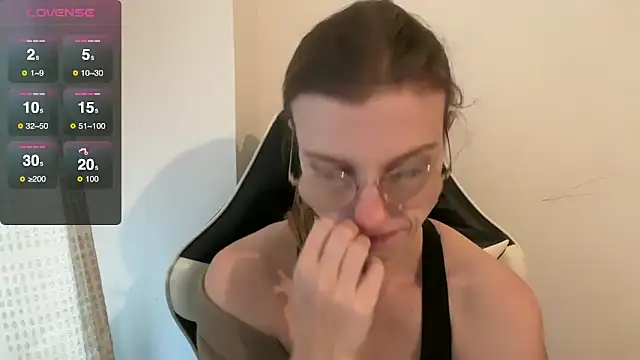 Snapshot of BustyKellyXXX chatting on 23, 12, 2025 BustyKellyXXX online show from 23, 12, 2025