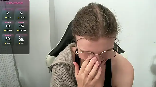 Snapshot of BustyKellyXXX chatting on 4, 2, 2026 BustyKellyXXX online show from 4, 2, 2026