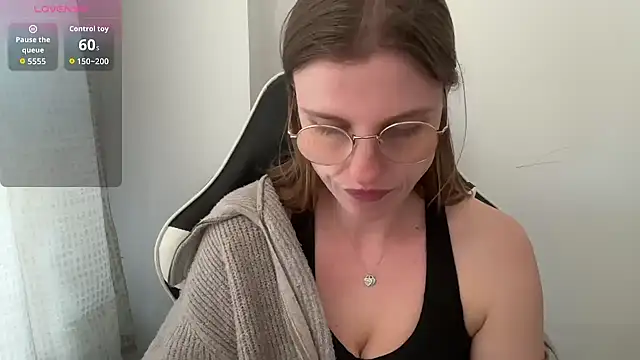 Snapshot of BustyKellyXXX chatting on 25, 3, 2026 BustyKellyXXX online show from 25, 3, 2026