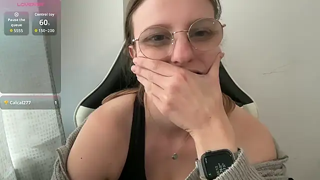 Snapshot of BustyKellyXXX chatting on 1, 4, 2026 BustyKellyXXX online show from 1, 4, 2026