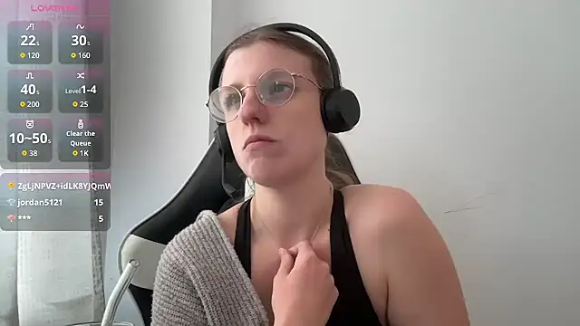 Snapshot of BustyKellyXXX chatting on 3, 4, 2026 BustyKellyXXX online show from 3, 4, 2026