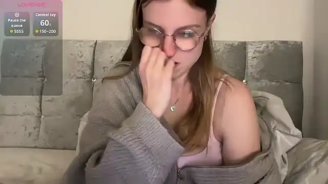 Snapshot of BustyKellyXXX chatting on 9, 4, 2026 BustyKellyXXX online show from 9, 4, 2026