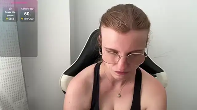 Snapshot of BustyKellyXXX chatting on 24, 6, 2026 BustyKellyXXX online show from 24, 6, 2026