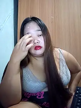 Snapshot of sweetbigtits19 chatting on 7, 5, 2026 sweetbigtits19 online show from 7, 5, 2026