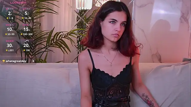 Snapshot of JennyShiny chatting on 5, 12, 2025 JennyShiny online show from 5, 12, 2025