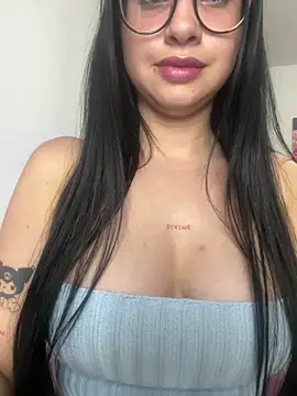 Snapshot of lucy_grey25 chatting on 8, 2, 2026 lucy grey25 online show from 8, 2, 2026