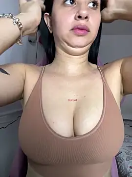 Snapshot of lucy_grey25 chatting on 18, 2, 2026 lucy grey25 online show from 18, 2, 2026