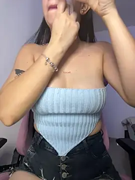 Snapshot of lucy_grey25 chatting on 22, 2, 2026 lucy grey25 online show from 22, 2, 2026