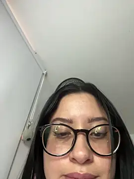 Snapshot of lucy_grey25 chatting on 24, 2, 2026 lucy grey25 online show from 24, 2, 2026