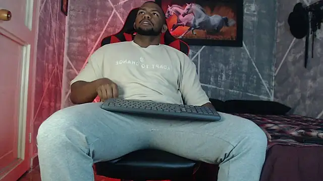 Snapshot of big_blackmen19 chatting on 23, 10, 2025 big blackmen19 online show from 23, 10, 2025