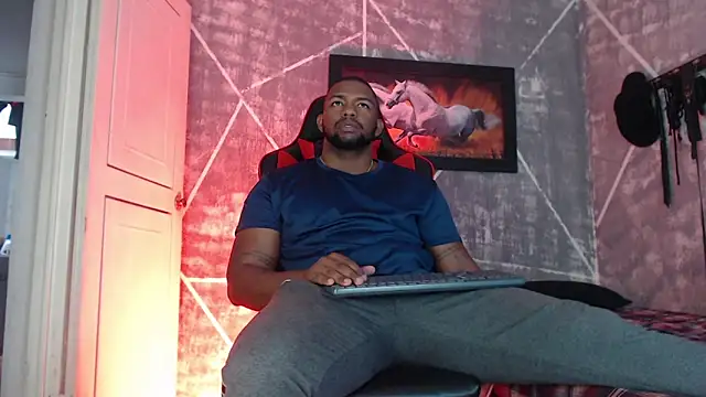 Snapshot of big_blackmen19 chatting on 18, 11, 2025 big blackmen19 online show from 18, 11, 2025