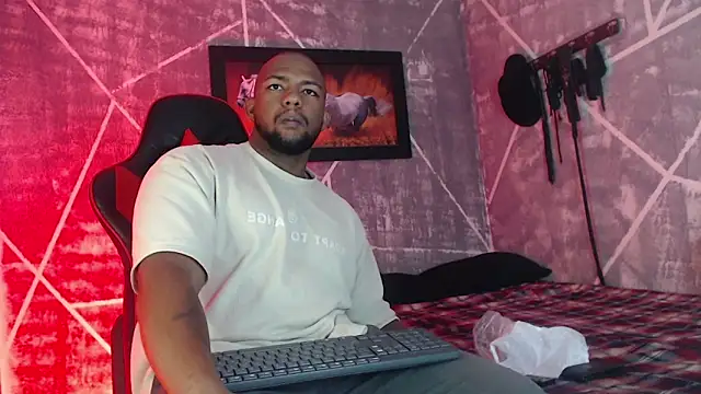 Snapshot of big_blackmen19 chatting on 4, 12, 2025 big blackmen19 online show from 4, 12, 2025